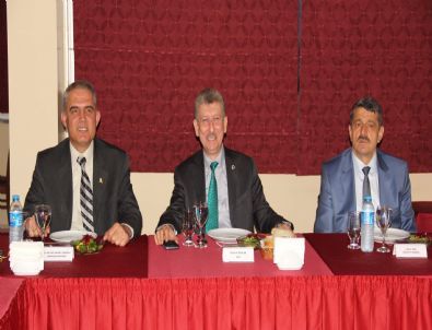 Bartın Valisi Savur Veda Yemeği Düzenledi