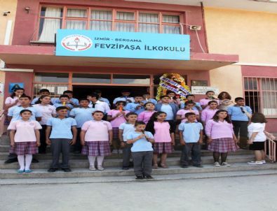 Başkan Gönenç Öğrencilerin Sergisinde