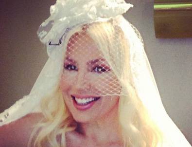 Lerzan Mutlu Gelinlik Provasında!