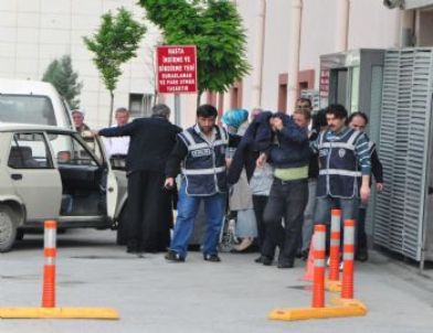 Sakarya Polisinden Eş Zamanlı Fuhuş Operasyonu