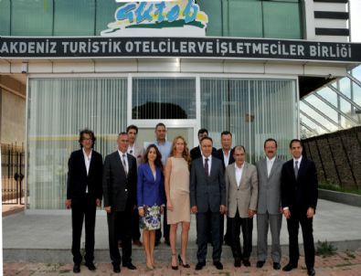 Vali Ahmet Altıparmak Turizmcilerle Vedalaştı