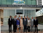 TÜRKIYE OTELCILER FEDERASYONU - Vali Ahmet Altıparmak Turizmcilerle Vedalaştı