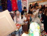 NEMRUT - Valinin Eşi Beyhan Demirtaş, 81 İl Kadın El Emeği Sergisine Katıldı