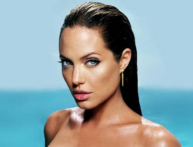Angelina Jolie Yumurtalıklarını Da Aldıracak