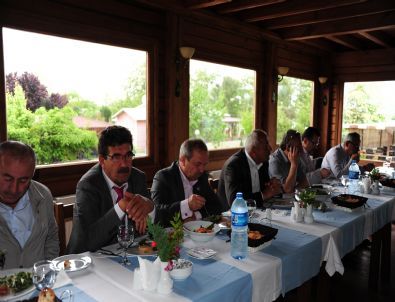 Başkan Yılmaz, Belde Belediye Başkanlarıyla Bir Araya Geldi