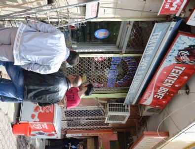 İşyerinden 20 Bin Tl Değerinde Sigara Çaldılar