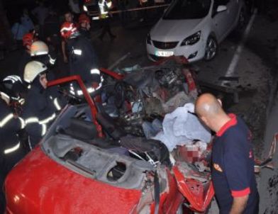 Otomobil Tır’a Çarptı: 1 Ölü, 1 Yaralı