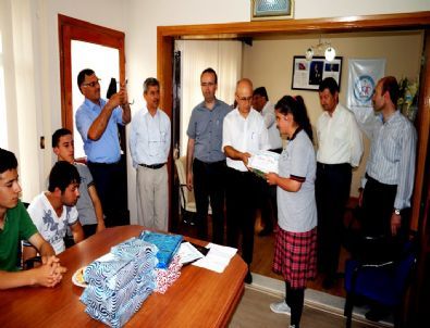 Sarıgöl’de Başarılı Öğrencilere Ödülleri Verildi