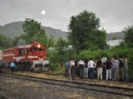 TREN İSTASYONU - Yayayı Ezen Yolcu Treninin Önünde Eylem