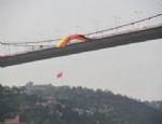Boğaziçi Köprüsü’ne Galatasaray bayrağı asıldı