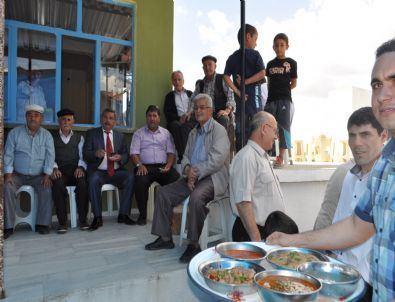 Demirci Örücüler Köyü'nde Hayır Yemeği Düzenlendi