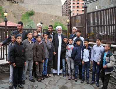 Gümüşhane’de 19 Suriyeli Sığınmacı Çocuk Eğitim Görüyor