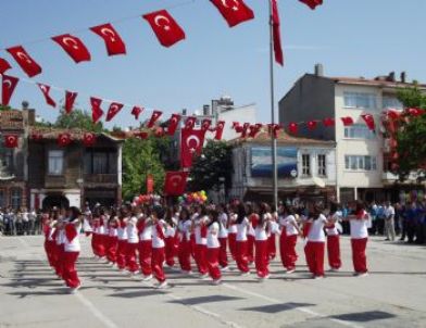 Şarköy'de 7 Bölgenin Oyun Havalarıyla 19 Mayıs Kutlaması