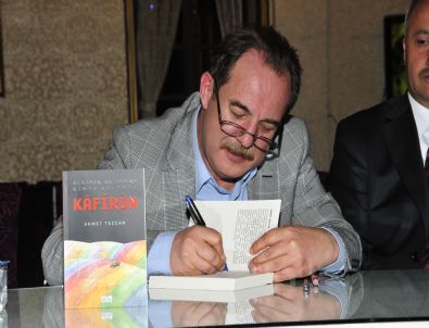 Tezcan İmza Gününde