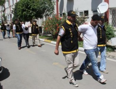 Antalya'da Kasa Soydular Adana'da Yakalandılar