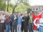Atatürk Anıtı İçin Eylem Yaptılar