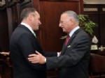 İslam İşbirliği Teşkilatı Genel Sekreteri İhsanoğlu Kosova’da