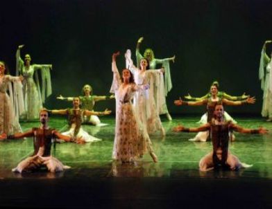 Shaman Dans Tiyatrosu’ndan 'Buluşma' Gösterisi