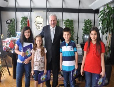 4. Sınıf Öğrencileri Başkan Okay İle Röportaj Yaptı