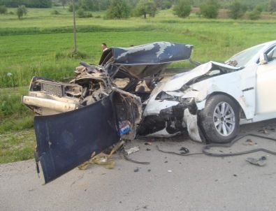 Bozüyük'te Trafik Kazası 1 Ölü, 3 Yaralı