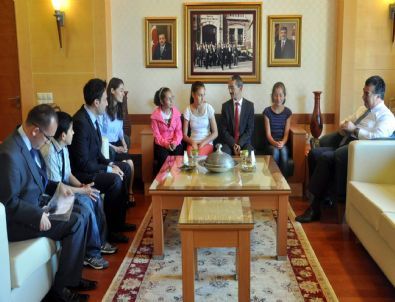 Akçaovalı Öğrenciler Vali Al’a Röportaj Yaptı