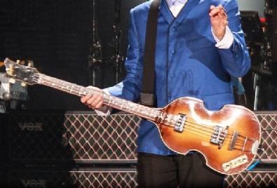 Beatles'ın gitarı 408 bin dolara satıldı