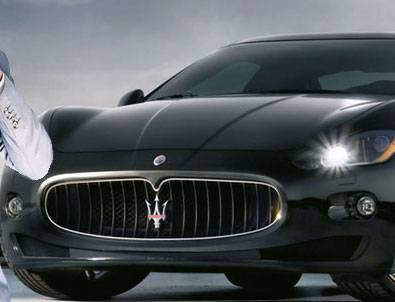 Lüks otomobile havuz kıskacı