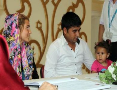 Çocuklarıyla Nikah Masasına Oturdular