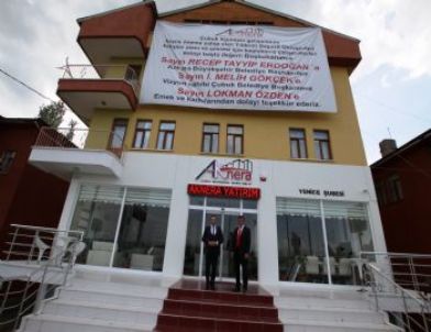 Esnaftan Üniversiteye Pankartlı Teşekkür