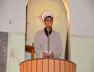 Geleceğin İmamları Hutbe Okumada Yarıştı