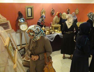 Kadın Kursiyerler Hünerlerini Sergiledi