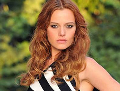 Naz Elmas'ın Aylık Kazancı 80 Bin TL