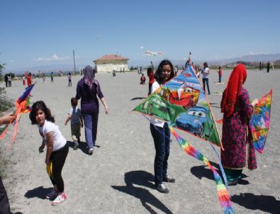 Yıl Sonu Etkinliğinde Uçurma Şenliği