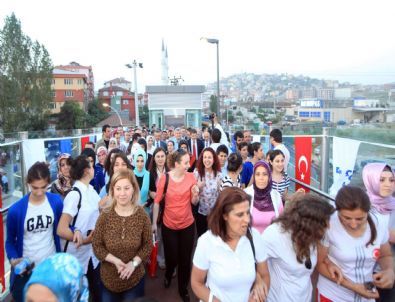 Çayırova Yaya Köprüsü Törenle Hizmete Girdi