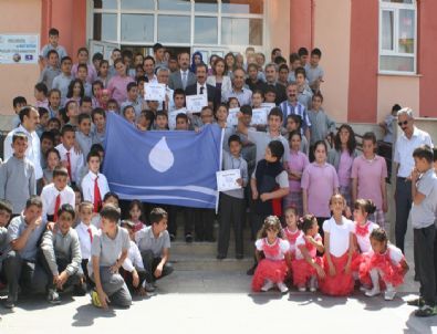 Konya’da Suyu İsraf Etmeyen Okullara Mavi Bayrak