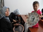 BAKIR İŞLEME - Afganlı Sığınmacı Kadınlara Bakır İşleme Kursu Açıldı