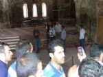 AHMET UYSAL - Ayasofya Camii’nde Fotoğraf Çekme Krizi