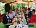 TURHAN TOPÇUOĞLU - Belediye Yöneticileri Yemekte Buluştu