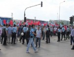 TÜRK METAL SENDIKASı - Bursa'da Metal İşçileri Yol Kapattı