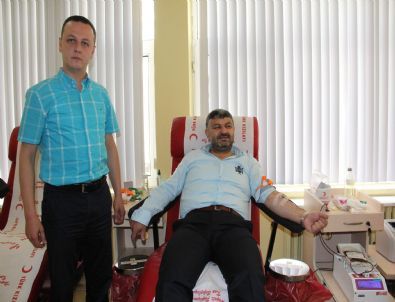 Doğum Gününde, 51. Kan Bağışında Bulundu