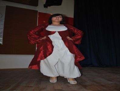 Kanepe Örtüleriyle Defile