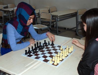 Nizip Bahar Şenliğinde Yarışma ve Eğlence Bir Arada