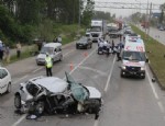 Samsun'da Otomobil Mobese Direğine Çarptı: 2 Ölü, 1 Yaralı
