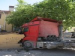 AKKONAK - Yoldan Çıkan Tır Evin Bahçesine Girdi