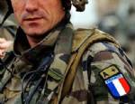 Fransa'da bir asker boğazından bıçaklandı