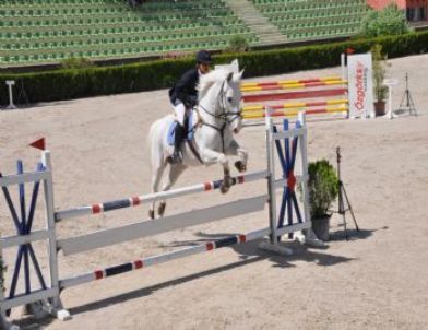 Jokeyler Gölbaşı Belediyesi Kupası İçin Yarıştı