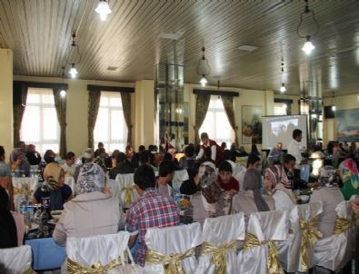 Vali İpek Yüz Güler Yüz Projesi Kapsamında Öğrenciler ve Aileleriyle Yemekte Buluştu