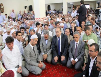 Arınç Akhisar’da İcazet Törenine Katıldı