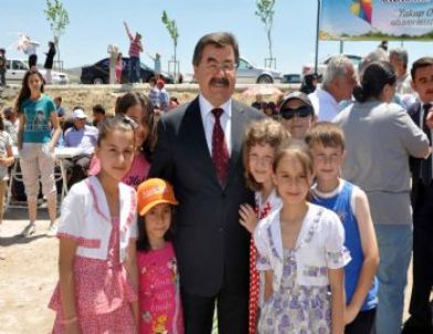 Başkan Odabaşı, Çocuklarla Uçurtma Şenliğinde Buluştu