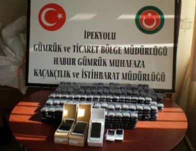 Habur'da 405 Adet Kaçak Cep Telefonu Ele Geçirildi